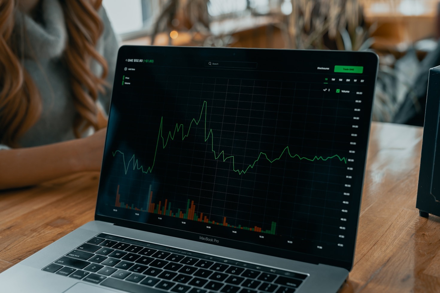 Como começar a investir com pouco dinheiro agora